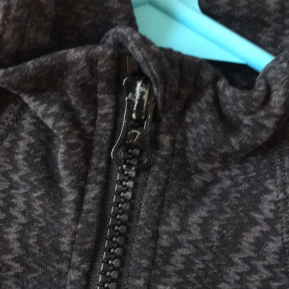 Lululemon jacket size 6 - Picture 7 of 8